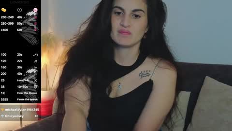 Snapshot of liz_devine chatting on December 27, 2024, 7:35 pm liz online show from December 27, 2024, 7:35 pm