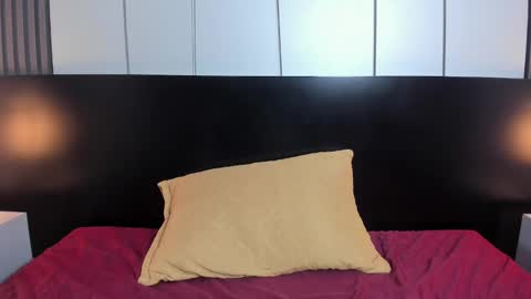 Liz  online show from January 15, 2025, 6:40 pm