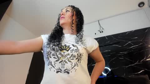 Liz  online show from January 14, 2025, 10:38 am