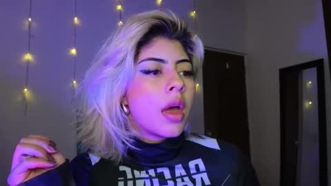 Snapshot of lizambarr chatting on February 11, 2025, 11:44 pm Lizeth online show from February 11, 2025, 11:44 pm