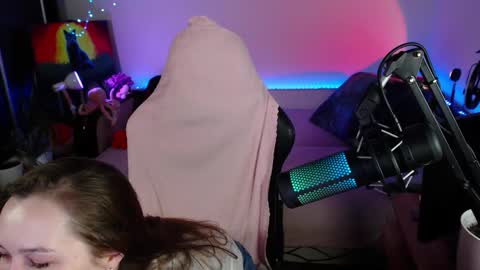 Snapshot of lizaswan chatting on November 22, 2025, 6:40 pm LIzaSwan online show from November 22, 2025, 6:40 pm