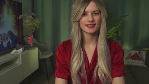 Snapshot of lizbethcoll chatting on February 19, 2025, 5:27 pm Sunnheart online show from February 19, 2025, 5:27 pm