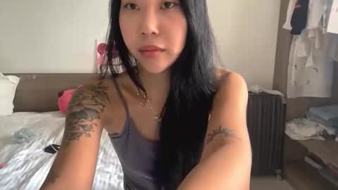 Lizz online show from November 5, 2025, 6:24 am