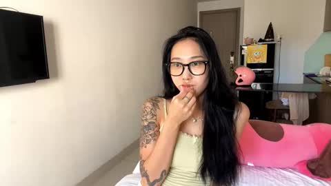 Lizz online show from November 8, 2025, 6:35 am