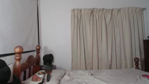 Snapshot of lizicherystrawbery chatting on February 12, 2025, 2:32 pm Lizi Chery Strawbery online show from February 12, 2025, 2:32 pm