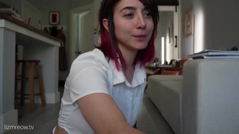 Snapshot of lizmreow chatting on November 9, 2025, 7:45 pm Liselle online show from November 9, 2025, 7:45 pm