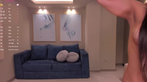 Lizzi  online show from February 8, 2025, 3:21 pm