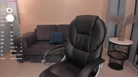 Lizzi  online show from March 2, 2025, 12:09 am