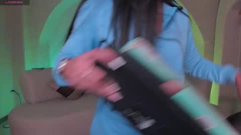 Lizzi  online show from September 30, 2025, 9:20 pm