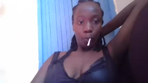 lizzie2020 online show from July 28, 2026, 7:37 am