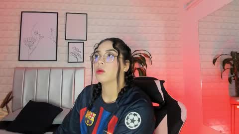  Lizzie  online show from February 18, 2026, 12:01 pm