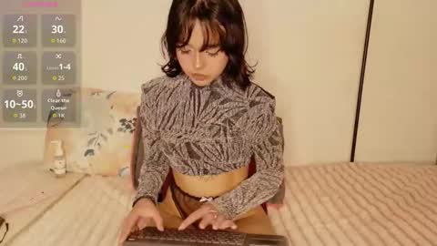 Lizz  online show from October 13, 2025, 9:09 am