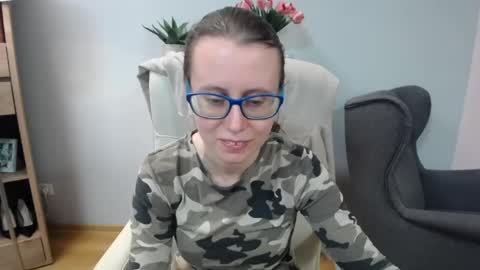 Snapshot of lizzy_sparkle chatting on April 27, 2026, 4:21 am Lizzy online show from April 27, 2026, 4:21 am