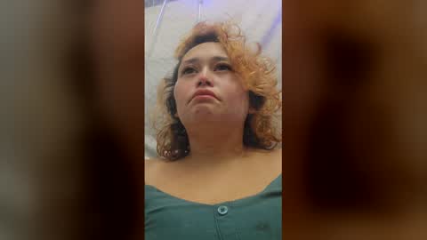 Snapshot of lizzyice8 chatting on December 18, 2025, 1:22 am lizzyice8 online show from December 18, 2025, 1:22 am