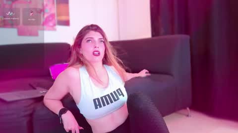 Snapshot of lizzymontana chatting on March 4, 2025, 4:06 am Liz online show from March 4, 2025, 4:06 am