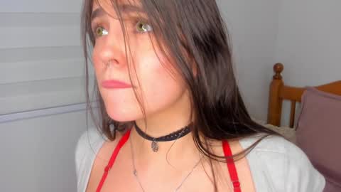 Snapshot of llanna_ chatting on December 11, 2024, 6:58 am Llanna online show from December 11, 2024, 6:58 am