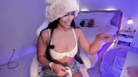 Snapshot of lm_kloeeh chatting on May 27, 2026, 12:18 am Kloe see you 28-11 to celebrate my birthday online show from May 27, 2026, 12:18 am