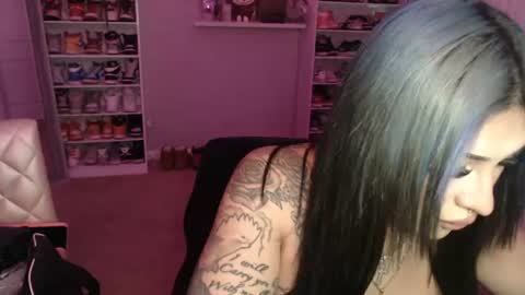 lo_cakez online show from June 24, 2026, 4:55 am