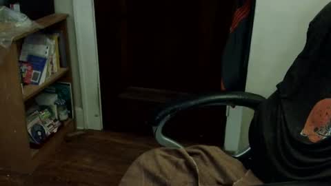 loades182025 online show from April 15, 2026, 4:19 am