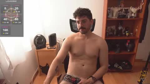 Snapshot of lobito_blanco97 chatting on February 9, 2026, 4:00 pm Lobito blanco Thefckingwolf main account online show from February 9, 2026, 4:00 pm