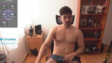 Snapshot of lobito_blanco97 chatting on February 10, 2026, 4:55 pm Lobito blanco Thefckingwolf main account online show from February 10, 2026, 4:55 pm