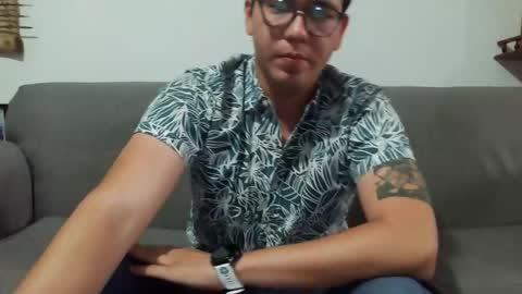 Snapshot of lobomx19 chatting on April 12, 2026, 12:04 am Lobo online show from April 12, 2026, 12:04 am