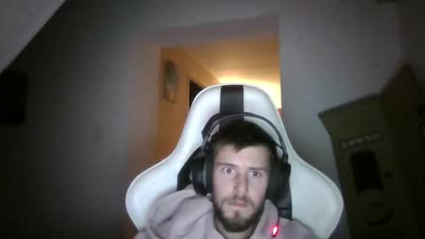 Snapshot of lobotomy54 chatting on October 7, 2025, 11:24 pm lobo online show from October 7, 2025, 11:24 pm