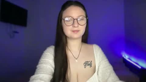 locaalis1 online show from October 9, 2025, 10:46 am