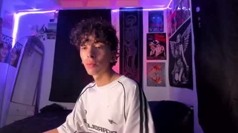 Snapshot of locke_bl chatting on August 2, 2026, 12:53 am locke_bl online show from August 2, 2026, 12:53 am