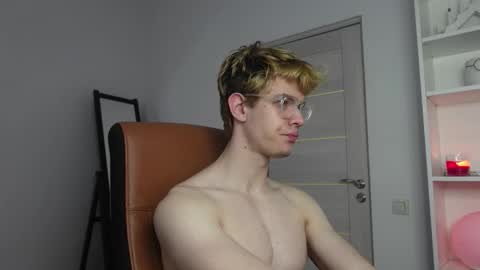 LOGAN FRASER online show from October 11, 2025, 5:28 am