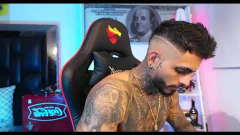 Snapshot of logan_hugh8 chatting on February 21, 2025, 8:40 am logan_hugh8 online show from February 21, 2025, 8:40 am