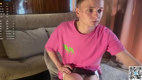 Snapshot of logan_mett chatting on June 2, 2026, 1:02 pm Logan online show from June 2, 2026, 1:02 pm