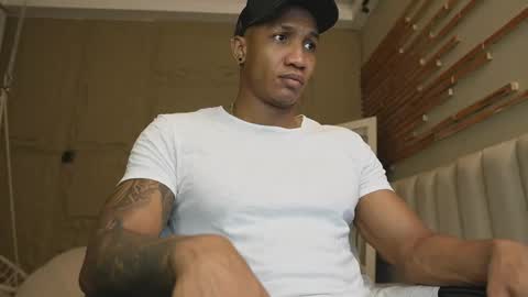 logan_varela online show from May 19, 2026, 2:12 pm