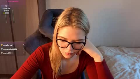 Snapshot of logandrive chatting on September 12, 2025, 12:05 pm Logan and Katana online show from September 12, 2025, 12:05 pm