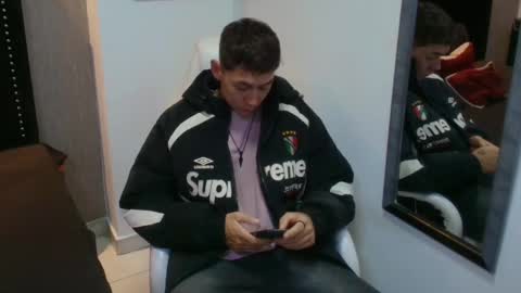 Loganfoster  online show from January 13, 2026, 8:14 pm