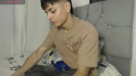 loganjhonson19 online show from April 14, 2026, 3:56 am