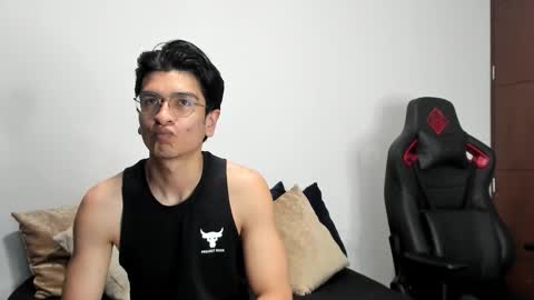 Snapshot of logannick chatting on November 14, 2025, 8:35 am Logan online show from November 14, 2025, 8:35 am