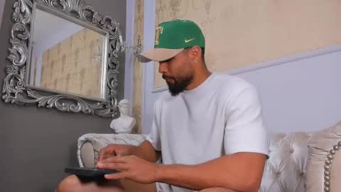 U can call me Logan online show from October 8, 2025, 3:48 am