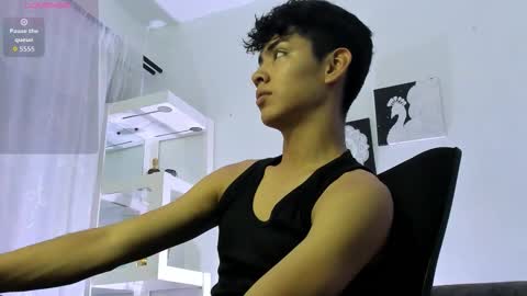 Snapshot of logantwink18 chatting on September 10, 2025, 12:05 pm logantwink18 online show from September 10, 2025, 12:05 pm