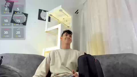 Snapshot of logantwink18 chatting on September 17, 2025, 1:13 pm logantwink18 online show from September 17, 2025, 1:13 pm