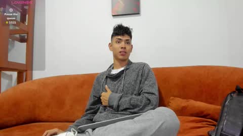 Snapshot of logantwink18 chatting on October 22, 2025, 10:59 am logantwink18 online show from October 22, 2025, 10:59 am