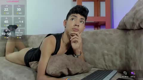 Snapshot of logantwink18 chatting on November 4, 2025, 6:29 pm logantwink18 online show from November 4, 2025, 6:29 pm