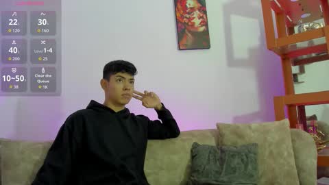 Snapshot of logantwink18 chatting on November 18, 2025, 12:31 pm logantwink18 online show from November 18, 2025, 12:31 pm