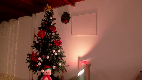 Snapshot of lola_cocks chatting on December 21, 2024, 1:04 am mara online show from December 21, 2024, 1:04 am