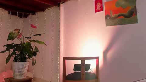 Snapshot of lola_cocks chatting on January 31, 2025, 2:04 am mara online show from January 31, 2025, 2:04 am