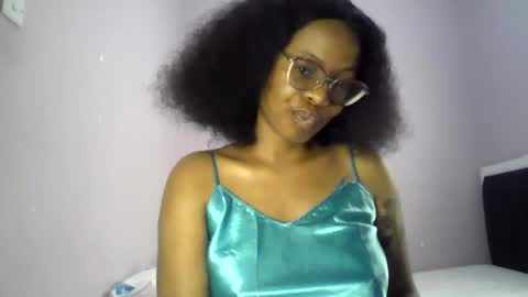Lola Coco online show from July 17, 2026, 5:47 am