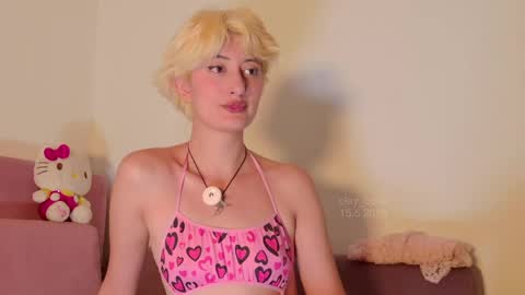 Lola . online show from May 15, 2026, 10:39 pm