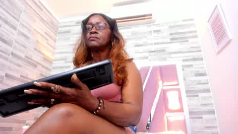 Lola online show from January 29, 2025, 11:30 am