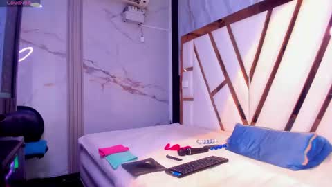 Lola online show from June 19, 2026, 11:36 am