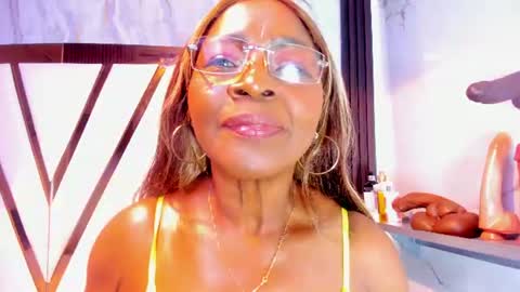 Lola online show from July 19, 2026, 12:31 pm